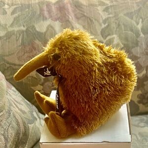Brown Plush Kiwi Bird Stuffed Animal from New Zealand in a gift box Brand New!